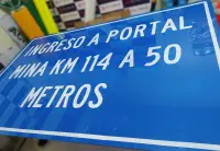Señal informativa de ingreso a mina con lámina reflectiva HIP color azul
