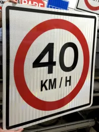 Señal reguladora de límite de velocidad 40km/h