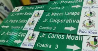 Señanl informativa para calles con logo de municipalidad